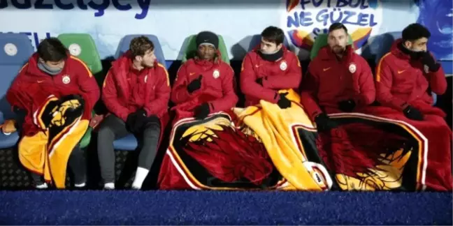 Galatasaray'da Bazı Futbolcular Marangoz Seviyesinde
