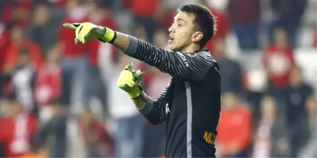 Muslera, Galatasaray'da En Çok Forma Giyen Yabancı Oyuncu Oldu
