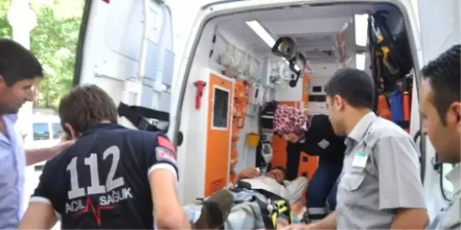 Düğün Yolunda Traktör Devrildi: 1 Ölü, 4 Yaralı