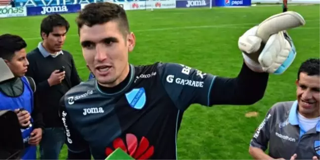 Kaleciden Muhteşem Gol!