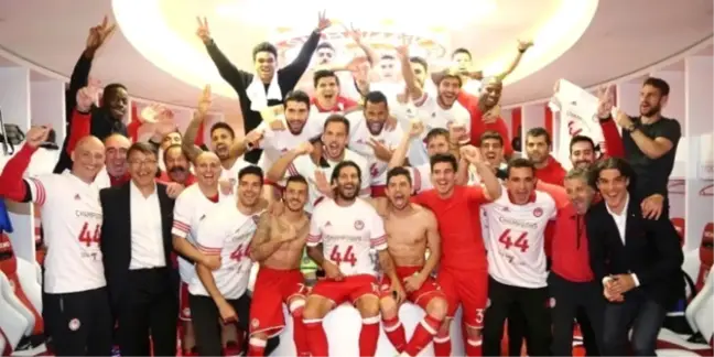 Olympiakos Şampiyonluğunu İlan Etti