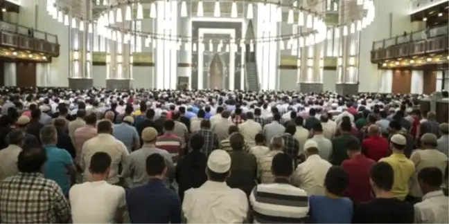 İstanbul'da Son Teravih Namazı Kılındı