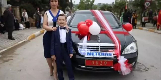 Bakanın Makam Aracını Tahsis Ettiği Şehidin Oğlu ve Eşi Muğla'da