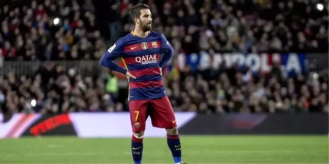 Arda Turan'ı Yumrukladılar...
