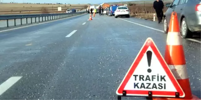 Adana'da Trafik Kazası: 3 Yaralı