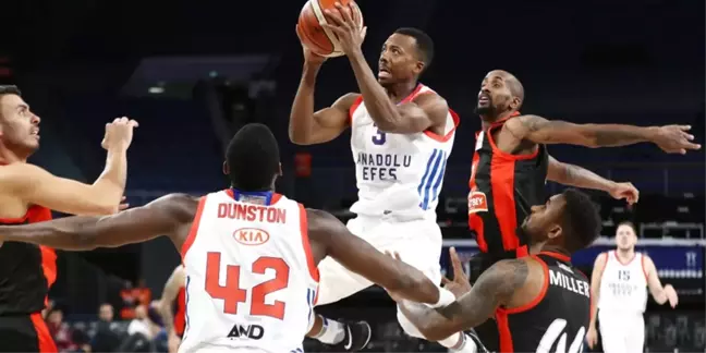 Anadolu Efes, Muratbey Uşak'ı Devirdi