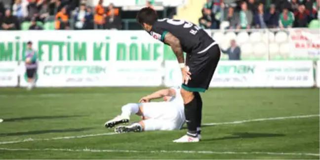 Sezer Özmen'in Ayağı Kırıldı