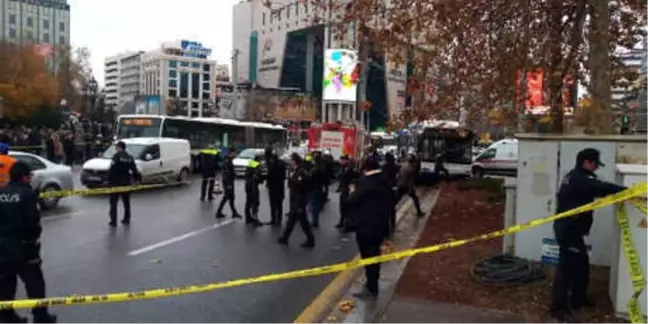 Ankara'da Belediye Otobüsü Yayalara Çarptı: 2 Yaralı (1)