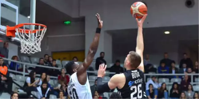 Beşiktaş Sompo Japan: 81 - Darüşşafaka Tekfen: 72