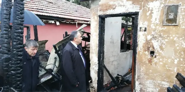 Başkan Dursun Ay Evleri Yanan Aileyi Ziyaret Etti