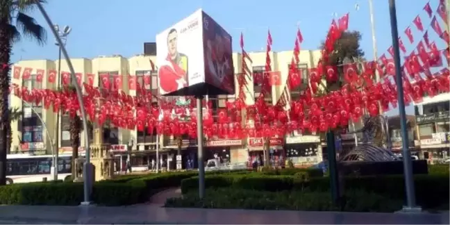 CHP'li Uygur'dan 'Şehit Ömer Halisdemir' Afişi Açıklaması