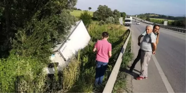 Bursa'da gıda yüklü kamyon devrildi: 1 yaralı