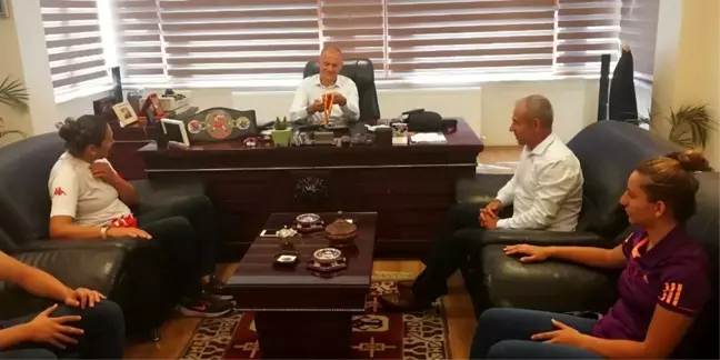 Özçelik'ten Avrupa şampiyonu Güneri'ye destek