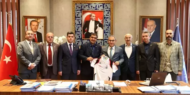 Başkan Alim Işık'ı ziyaret eden Yücel Can: