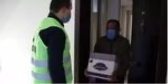 Gerede Belediyesi, ihtiyaç sahiplerine erzak kolisi dağıttı