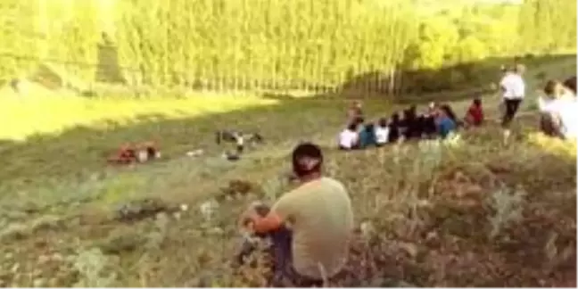 Şarampole uçan traktörün sürücüsü genç, hayatını kaybetti