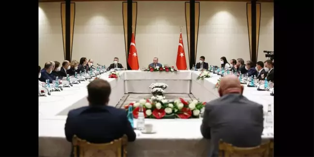 Cumhurbaşkanı Erdoğan, Marmara Denizi'ndeki Müsilaj Meselesinin Çözümü İçin YÖK Tarafından Oluşturulan Akademik Heyetle Özel Bir Toplantı...