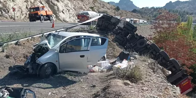 Son dakika: Niğde'de tırla çarpışan otomobilin sürücüsü öldü