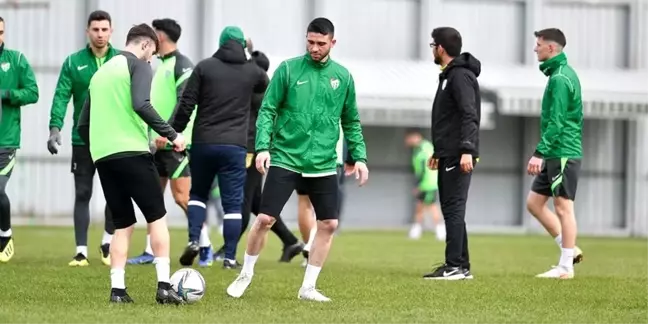 Bursaspor'da kadro dışı bırakılan Kubilay Sönmez affedildi