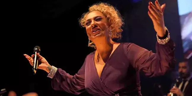Işın Karaca...3 GÜN 3 GECE ÖĞRETMENLER GÜNÜNÜ KUTLADI.