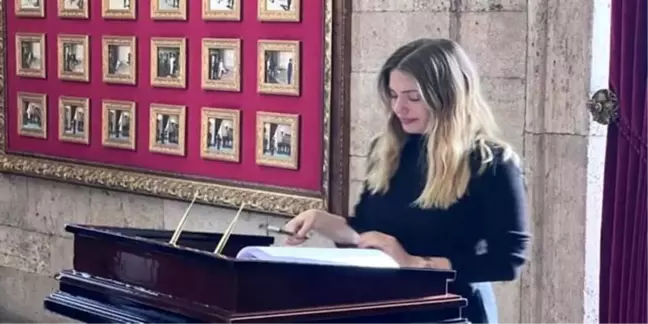 Eda Ece... ANITKABİR'DE GÖZYAŞLARINA BOĞULDU!..