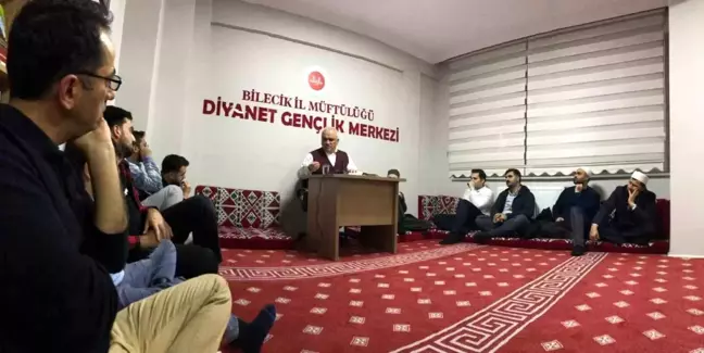 Bilecik Diyanet Gençlik Merkezi'nde Hz. Muhammed'in hayatı örnek gösterilerek ilk ders işlendi