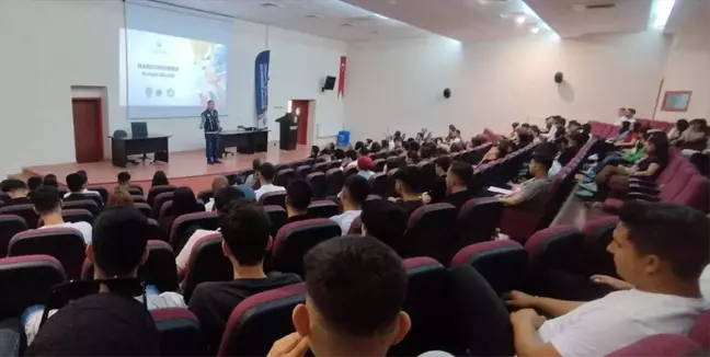 GAÜN'de Uyuşturucu ve Uyarıcı Madde Bağımlılığı Konferansı