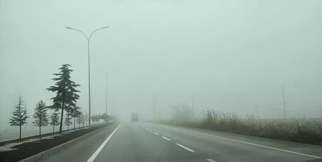 Konya'da Etkili Sis Görüş Mesafesini Düşürdü