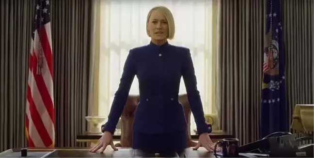 Melania Trump'ın Beyaz Saray Pozu, 'House of Cards' Benzerliğiyle Gündem Oldu