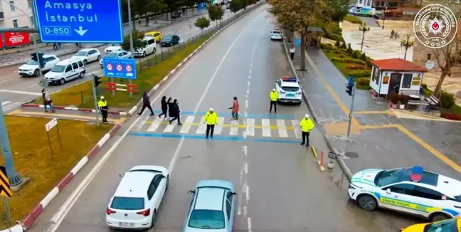 Tokat'ta Yayalara Yol Vermeyen 445 Sürücüye Ceza