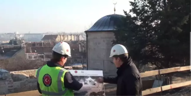 Tika, Macaristan'da Gül Baba Türbesini Restore Ediyor