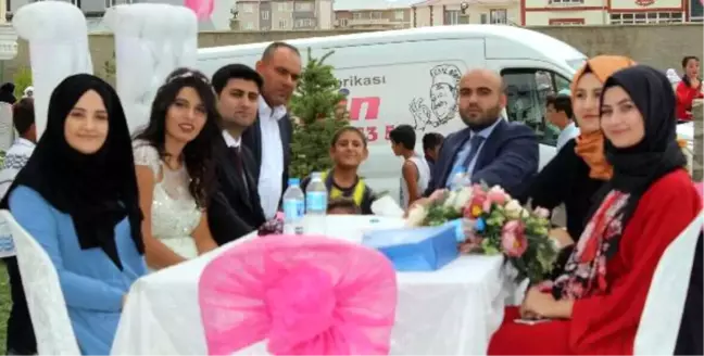 Altınbaşlar, Van'a Gelin Verdi