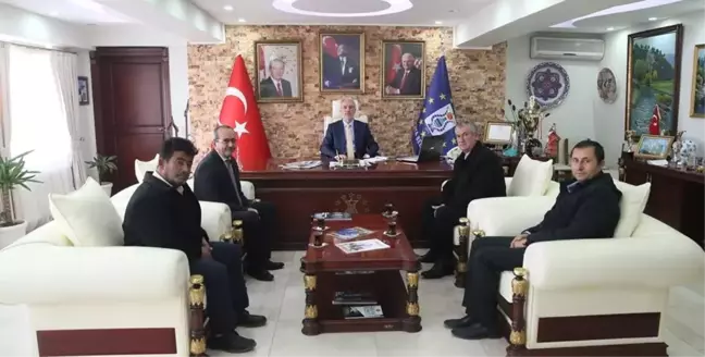 Aslanapa AK Parti Heyeti'nden Başkan Saraçoğlu'na Nezaket Ziyareti