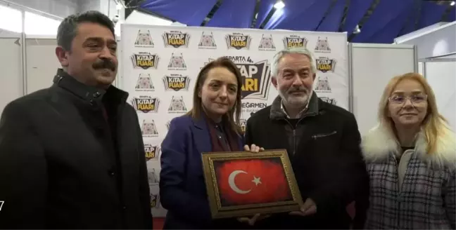 Cumhurbaşkanı Başdanışmanı Oruç Isparta Kitap Fuarı'na katıldı
