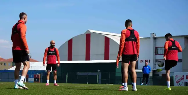 Boluspor Teknik Direktörü Yalçın Koşukavak: 'Play-off'a kalmak için mücadele ediyoruz'