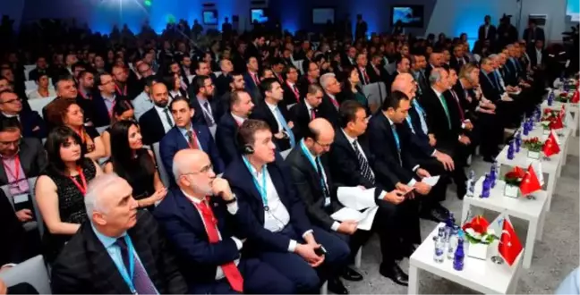 Uludağ Ekonomi Zirvesi'nde İlk Yoğun Geçti