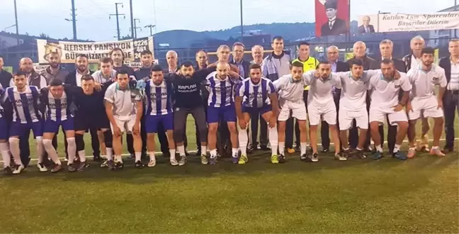 Altınova'da Futbol Turnuvası