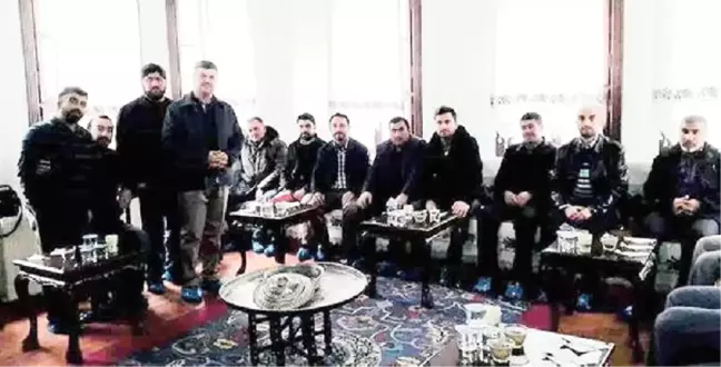 Ezanı Güzel Okuma Kursunda Diyafram Açmak İçin Balon Şişirdiler