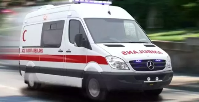 Sivas'ta Minibüs ile Kamyonet Çarpıştı: 9 Yaralı