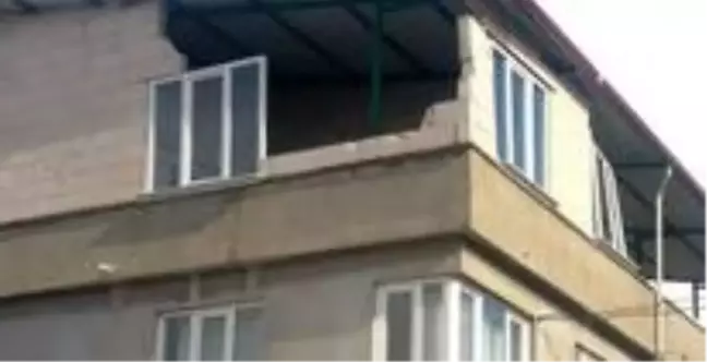 Bursa'da lodos evin duvarlarını yıktı