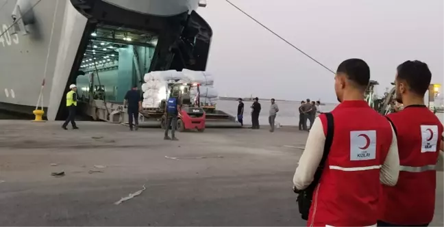 Türk Kızılay, Lübnan'daki Türk vatandaşlarının tahliyesine destek veriyor