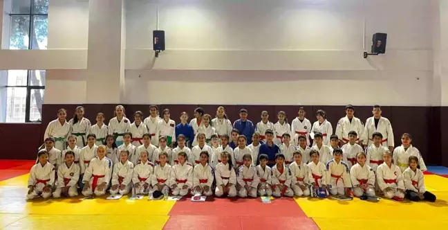 Manisa'da 295 Judocu Kemer Sınavında Ter Döktü