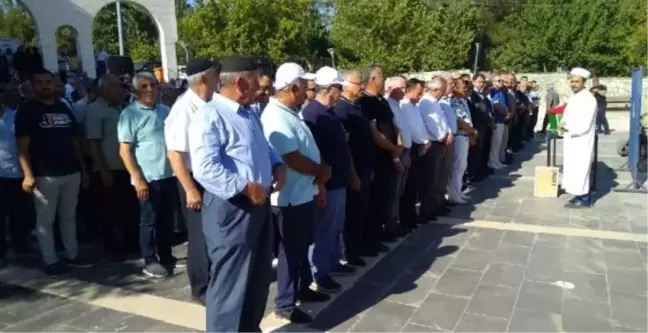 Eski Devlet Bakanı Ahmet Karahan Gaziantep'te Defnedildi
