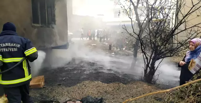Diyarbakır'da Sebze Deposunda Yangın Çıktı