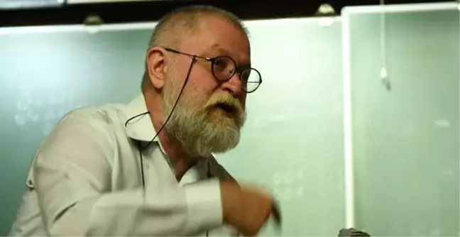 Sosyal Medya Paylaşımıyla Gündeme Gelen Ali Nesin Kimdir?