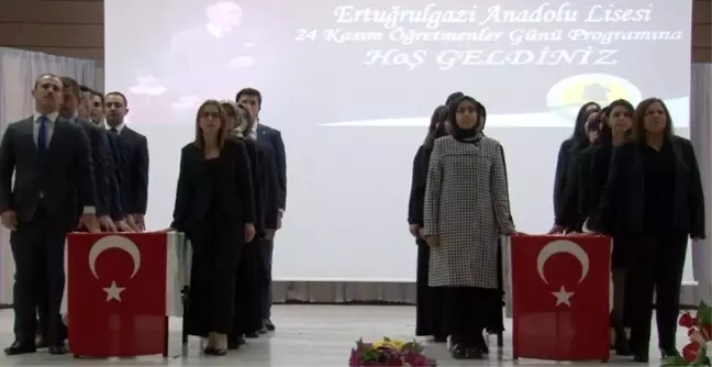 Erzincan'da adaylığı kaldırılan öğretmenler yemin etti