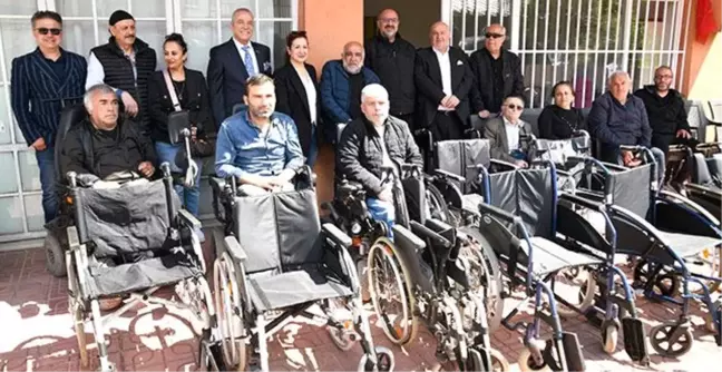 Engelsiz Yaşam Vakfı'ndan Beykoz Engelliler Derneği'ne Tekerlekli Sandalye Bağışı
