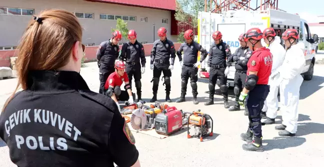 Erzurum Emniyet Müdürlüğü'nde Gönüllü Polisler Afet Eğitimi Alıyor