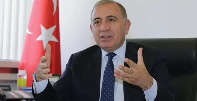 Gürsel Tekin kimdir, kaç yaşında, nereli? Gürsel Tekin hangi partide görev yapıyor?