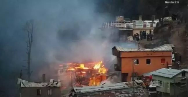Rize'de köyde yangın; 10 ev kullanılamaz hale geldi (2)